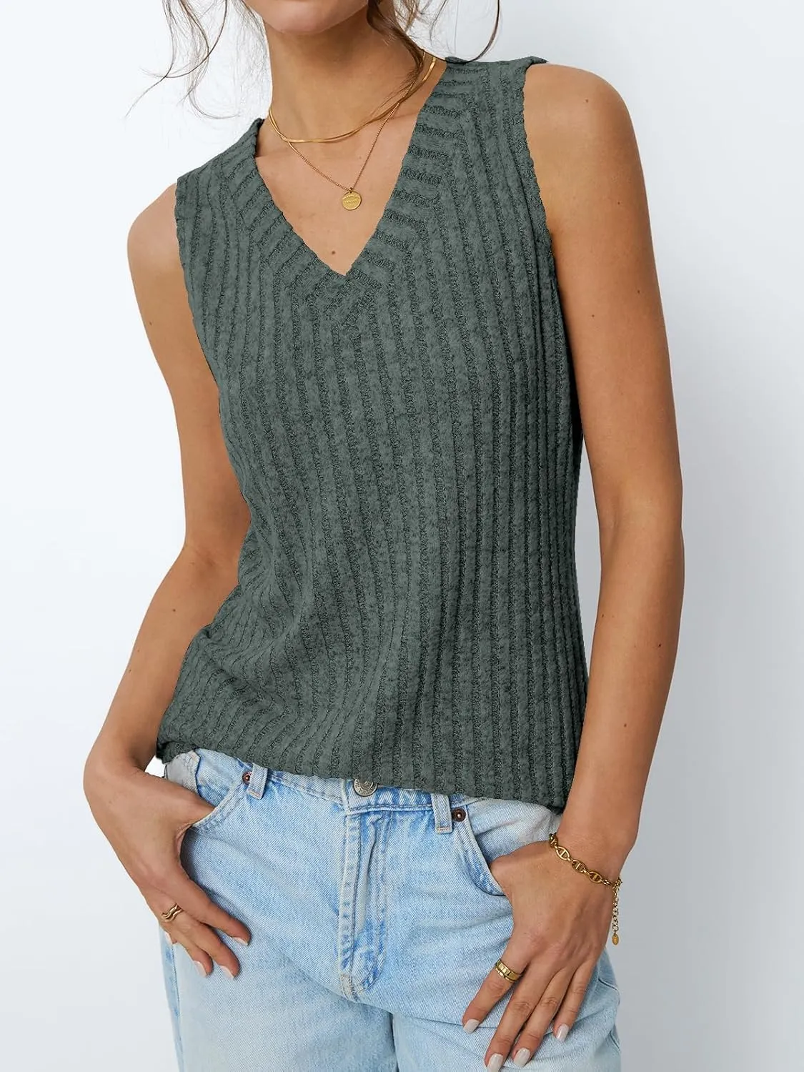AUTOMET Womens Tank Tops Summer Sleeveless Shirts Spring 2025 V Neck Loose Fit Casual Clothes Trendy Fashion Outfits