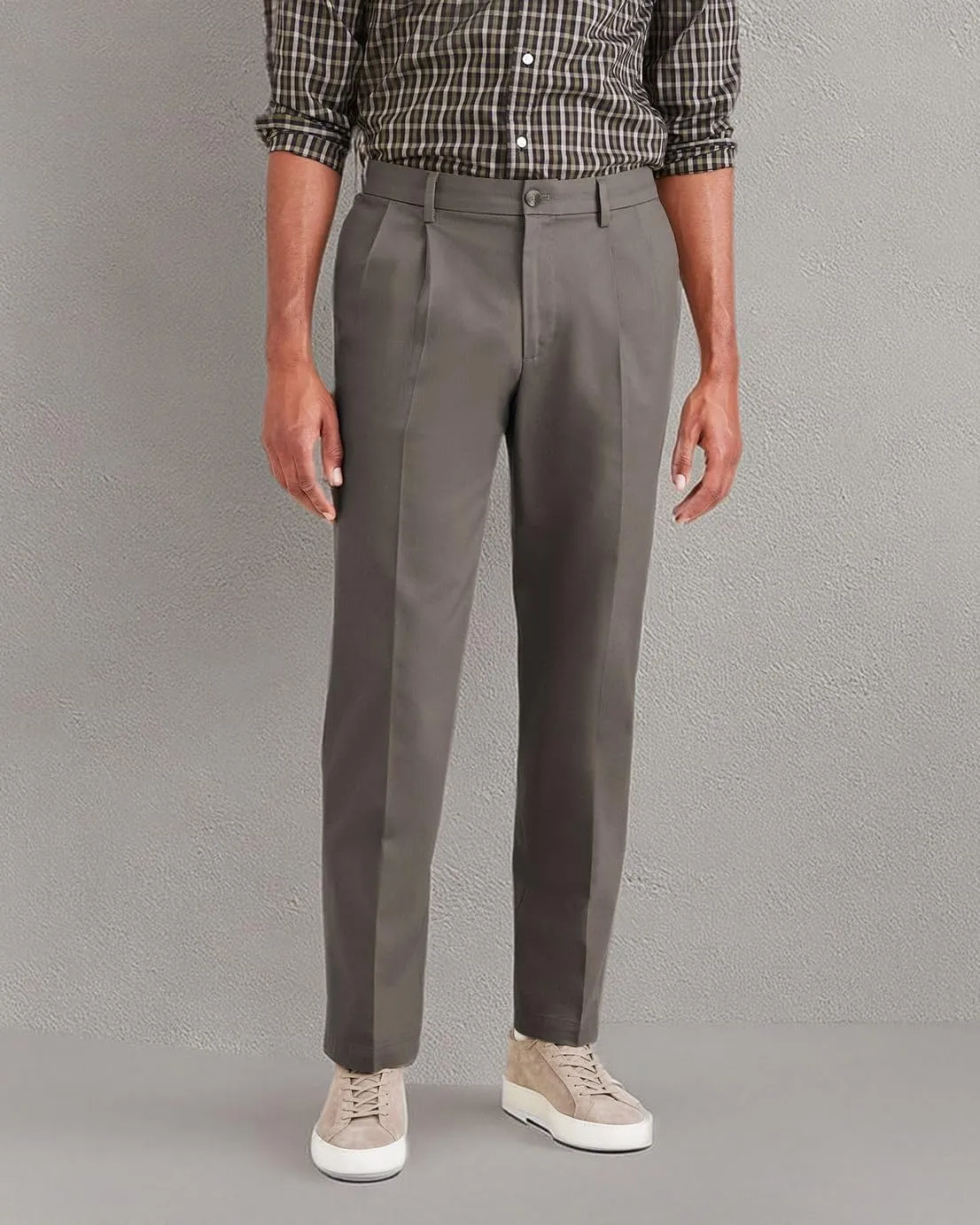 Dockers Men's Classic Fit Signature Iron Free Khaki with Stain Defender Pants - Pleated (Regular and Big & Tall)