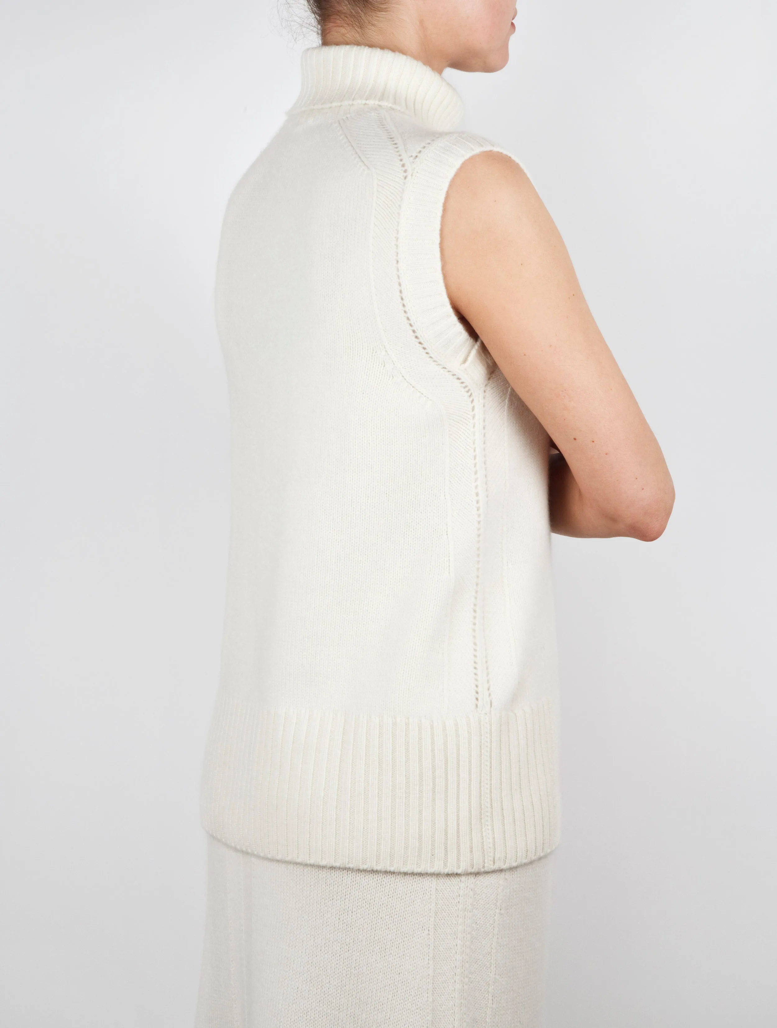 Sleeveless Cashmere Polo Neck