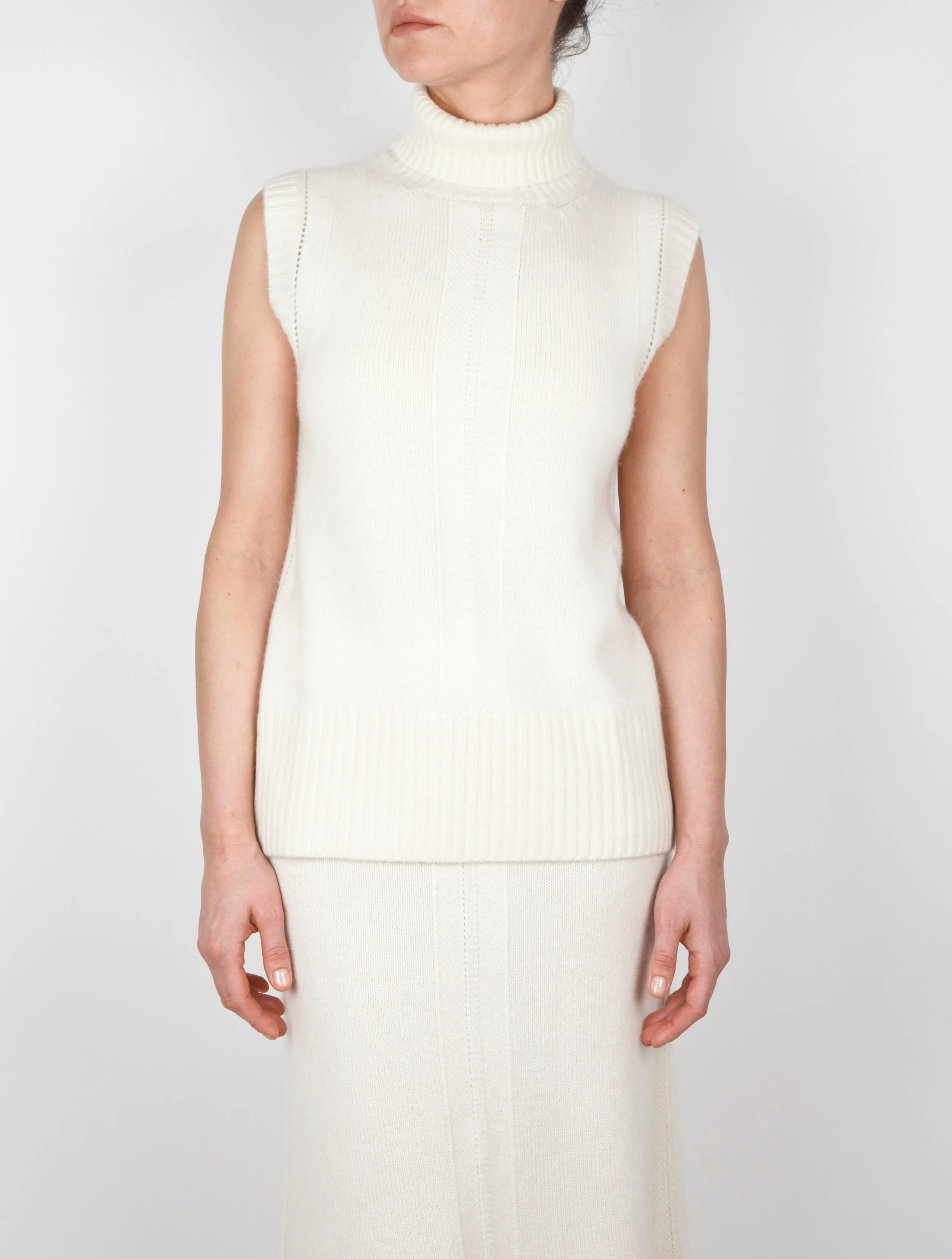 Sleeveless Cashmere Polo Neck
