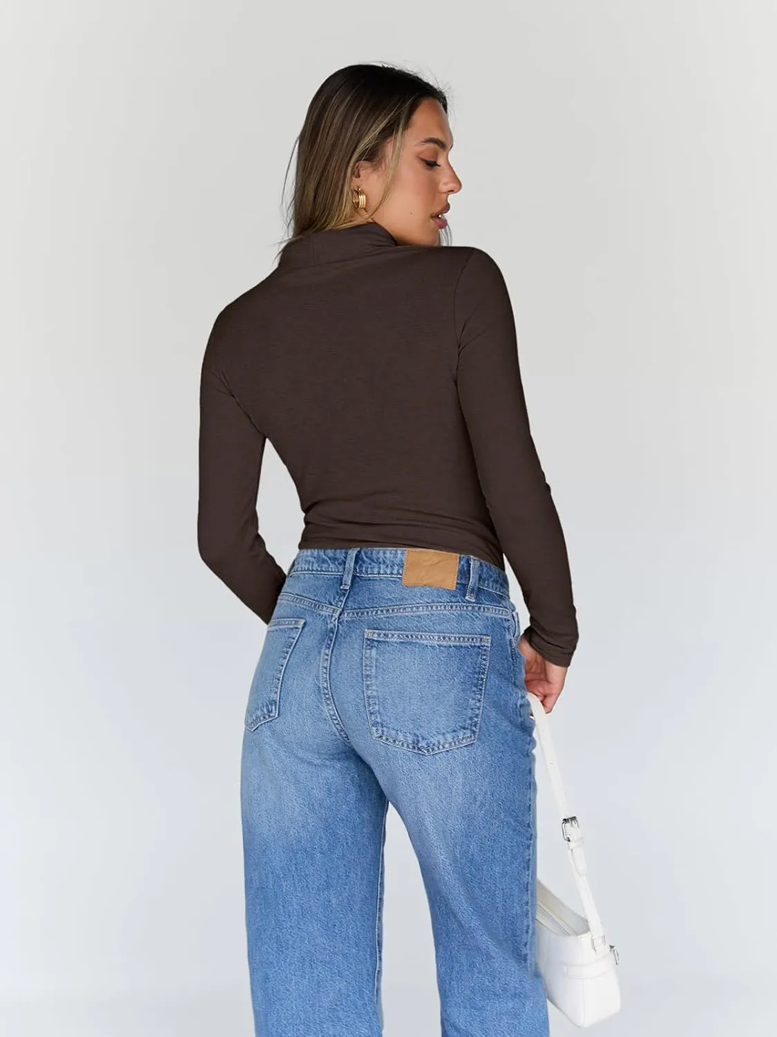 Trendy Queen Women's Turtleneck Long Sleeve Shirts Fall Fashion Basic Thermal Underwear Tops Winter Clothes 2025