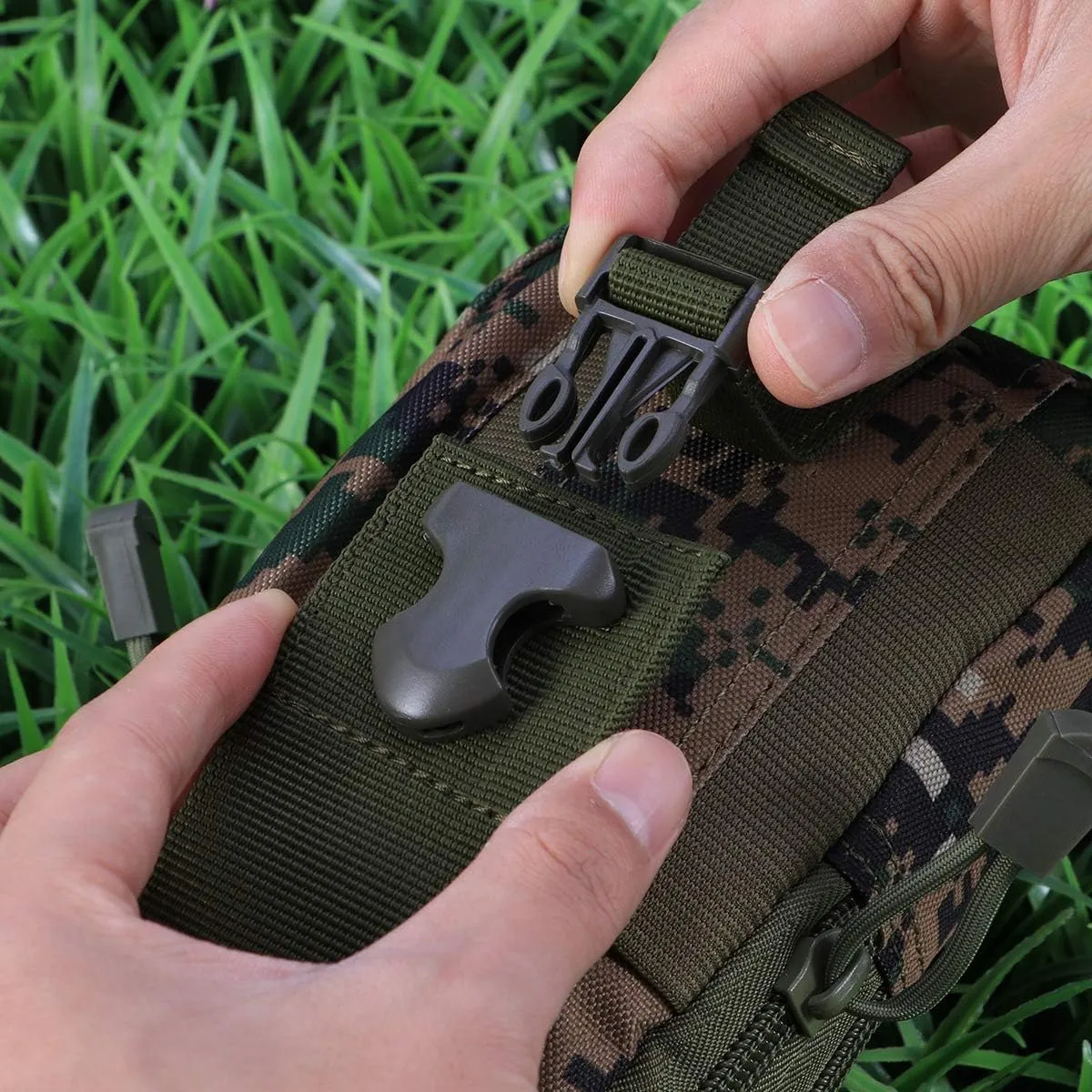 VALICLUD Duffle Waist Pack Hand Carry Camping Belt Bag Rucksack Outdoor Bumbag (Camouflage)